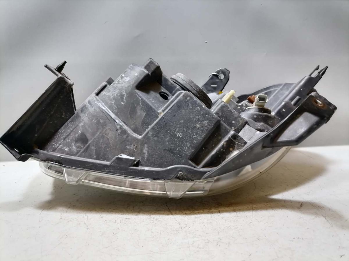 Dacia Lodgy original Scheinwerfer vorn rechts Halogen leicht vergilbt Bj.2013